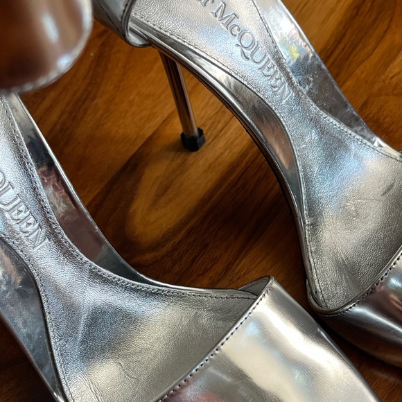 Alexander McQueen Sliver Harness Punk 105mm pumps, NEW - Picture 8 of 16